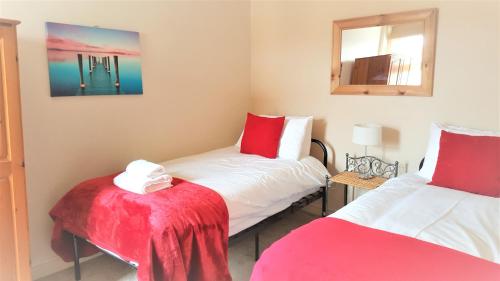 Swindon City Centre Duplex - EnterCloud9SA, Swindon (photo 8)