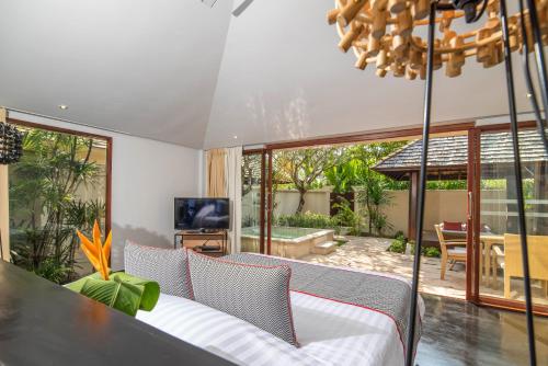 花园, 达灵岩日落海滩水疗度假村 (The Sunset Beach Resort & Spa Taling Ngam) in 达灵岩