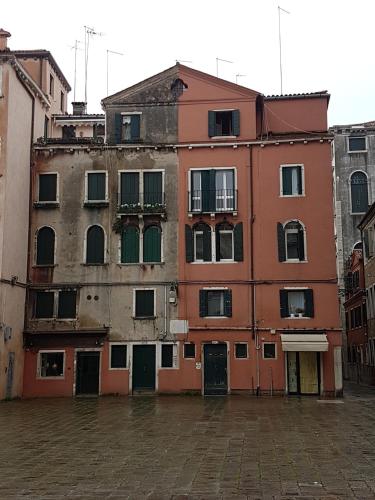 Cà Manzoni Apartment with Terrace - image 6