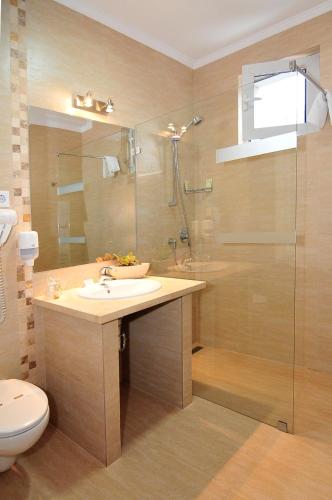 Hotel Confort Room Type - Triple Room