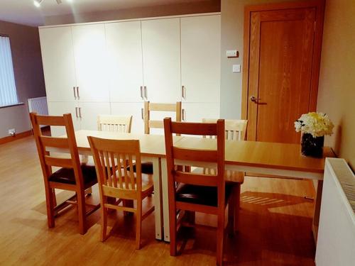 Yvi's 2-3 Bedroom Town Apartment in Dél-Inverurie