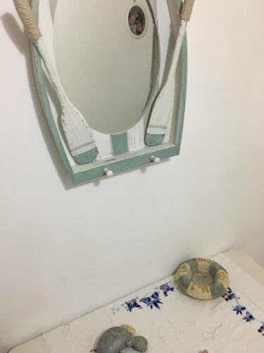 Economy Triple Room image 10