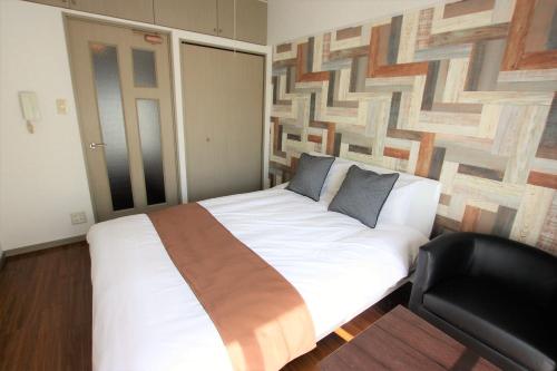 One-Bedroom Apartment image 8