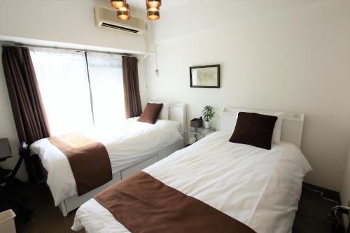 Twin Room image 9