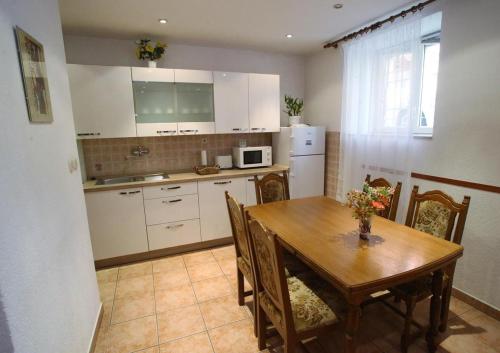 Apartments with WiFi Split - 14868, Split (Foto 4)