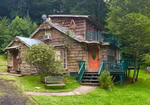 Rushing Stone Cottage in Jefferson, USA