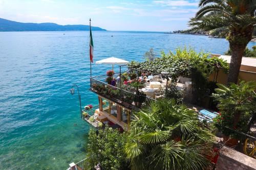 Hotel Du Lac 2
