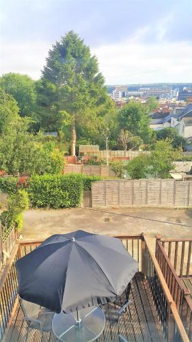 Swindon Old Town Duplex - EnterCloud9SA, Swindon (photo 5)