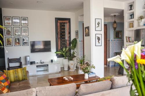 Appartement moderne moroccan/African décoration, Casablanca (photo 8)