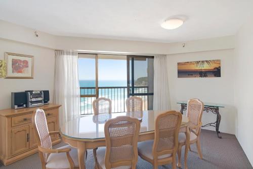Two Bedroom Standard Ocean View Apartment image 9
