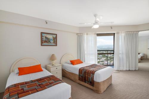 Two Bedroom Standard Ocean View Apartment image 7