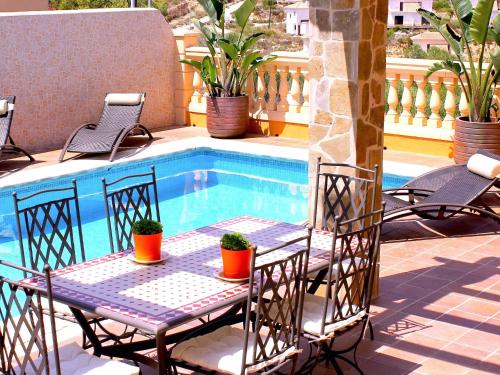 Beautiful property -65 m- with terrace and a small garden