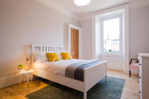 Historic Edinburgh 1890s Home Turned Relaxing Retreat, Edynburg