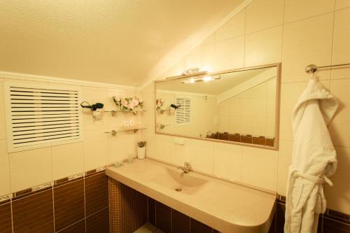 Viva Hotel - image 7
