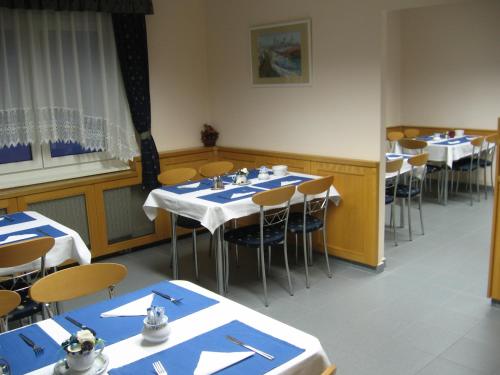 Étterem, Leier Business Hotel in Gönyű