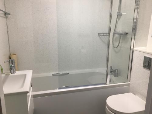 Avon Guesthouse - image 11