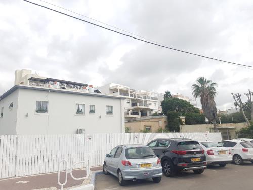 Entrance, אבני החושן- Avnei Hoshen in Nahariya