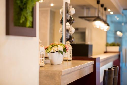 Grami Hotel Sofia - image 3