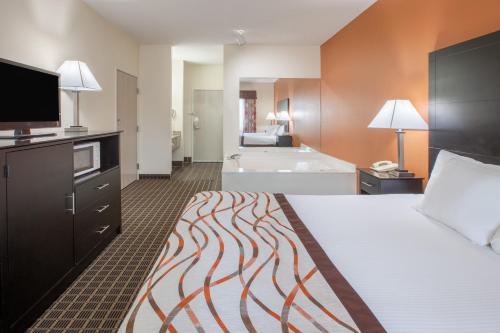 One Bedroom King Suite - Non-Smoking