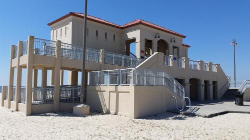 Beach Comber at Oak Shores in Biloxi, USA