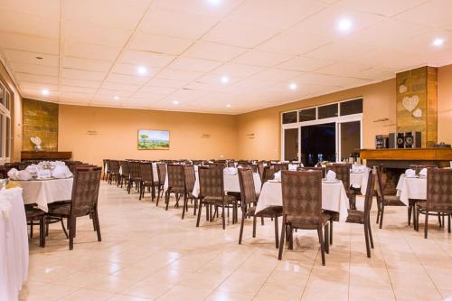 ห้องอาหาร, ลูเคนยา เกตอะเวย์ (Lukenya Getaway) in อาทิริเวอร์