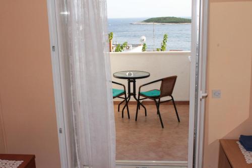 GORAN'S PLACE 2