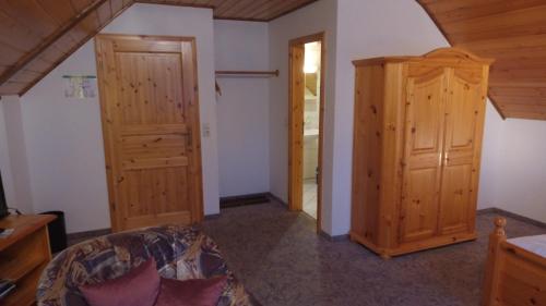 Landgasthof Rademacher 4.8km von Lenne entfernt