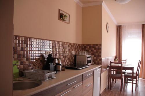 Apartment image 10