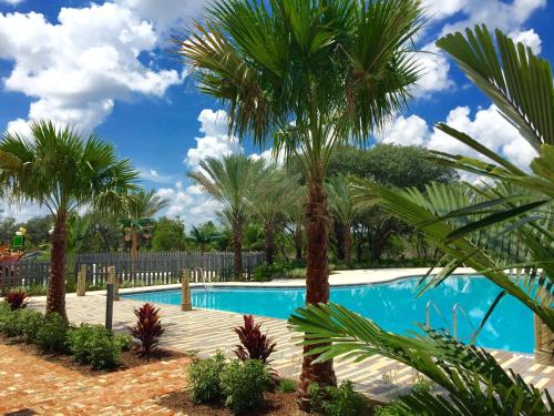 Five Bedroom w/ Pool Close to Disney Festival 302 - image 2