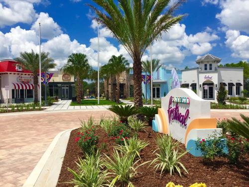 Five Bedroom w/ Pool Close to Disney Festival 302 - image 3