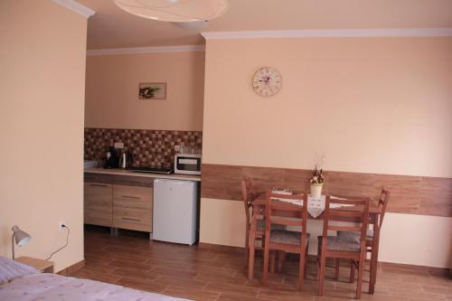 Apartment image 4