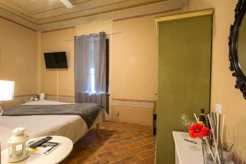 Budget Double Room image 2