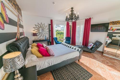 room detail thumbnail 0