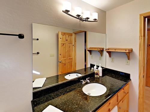 42551 Peregrine Ave Home - main image