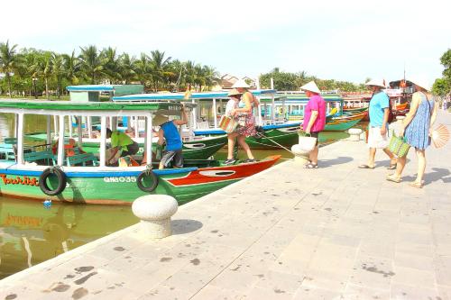 An Bang Beach Dolphin Homestay