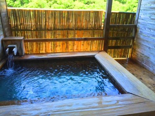 Seiryuso Located in Misasa, Seiryuso is a perfect starting point from which to explore Tottori. Offering a variety of facilities and services, the property provides all you need for a good nights sleep. Servi