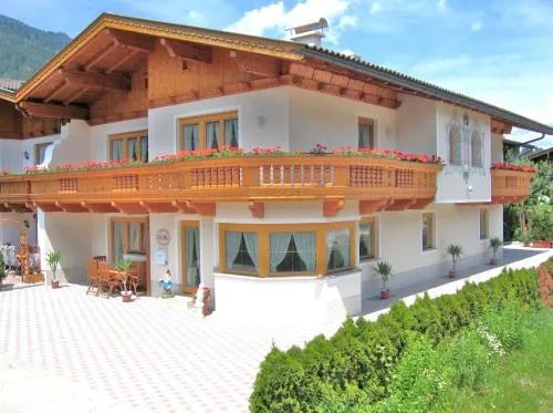 Deluxe Apartment Sonnseite in Aschau, Österreich