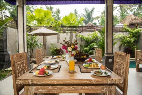 Secret Bunutan Ubud Villa Secret bunutan Ubud Villa is a popular choice amongst travelers in Bali, whether exploring or just passing through. The property offers a wide range of amenities and perks to ensure you have a great t