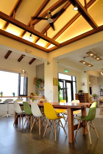 더 트리 B & B