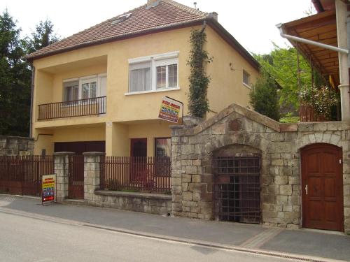 Bogoly Apartman - image 14