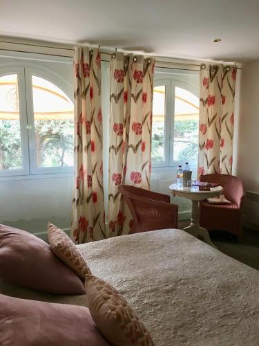 1 queen bed