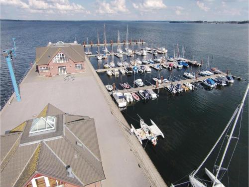 Two-Bedroom Holiday Home in Hohen Wieschendorf - image 4