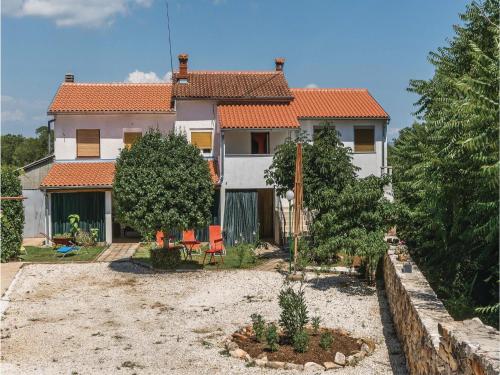 Three-Bedroom Apartment in Marcana, Unterkunft in Marčana