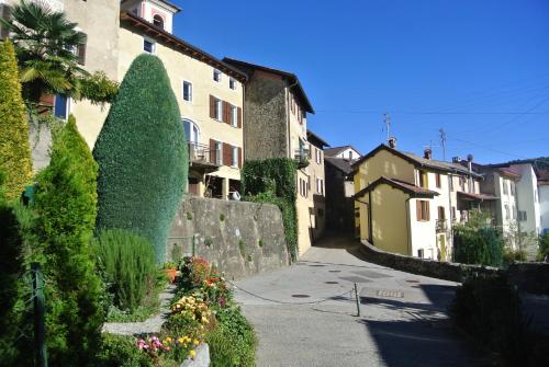 Bližnja okolica, A Ca balade in Design in Miglieglia
