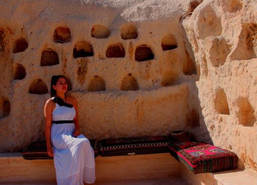 Emit Cave Hotel - main image
