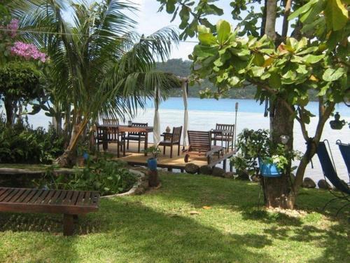 Bora Bora Bungalove Over view