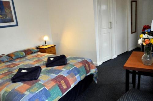 West City Motel The 3-star West City Motel offers comfort and convenience whether youre on business or holiday in Melbourne. Offering a variety of facilities and services, the property provides all you need for a go