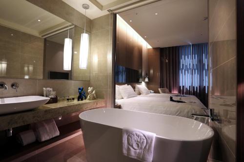 133972935 Hotel Intrendy