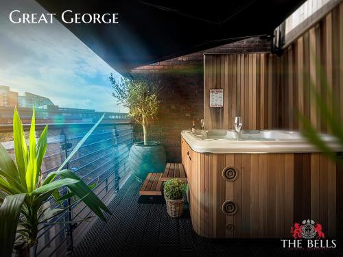 The Bells Room Type - Great George - Two Bedroom Duplex Suite with Balcony and Hot Tub