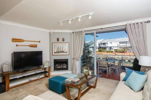 WATERFRONT - Quay Largo two bedroom on the water with mooring, Knysna (foto 4)